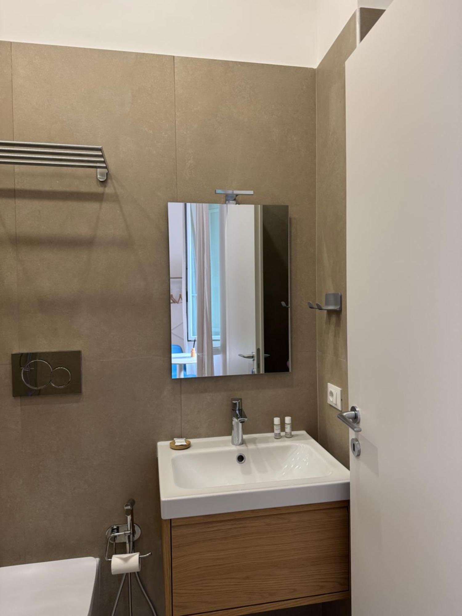 Flat 7 Rome Guesthouse المظهر الخارجي الصورة