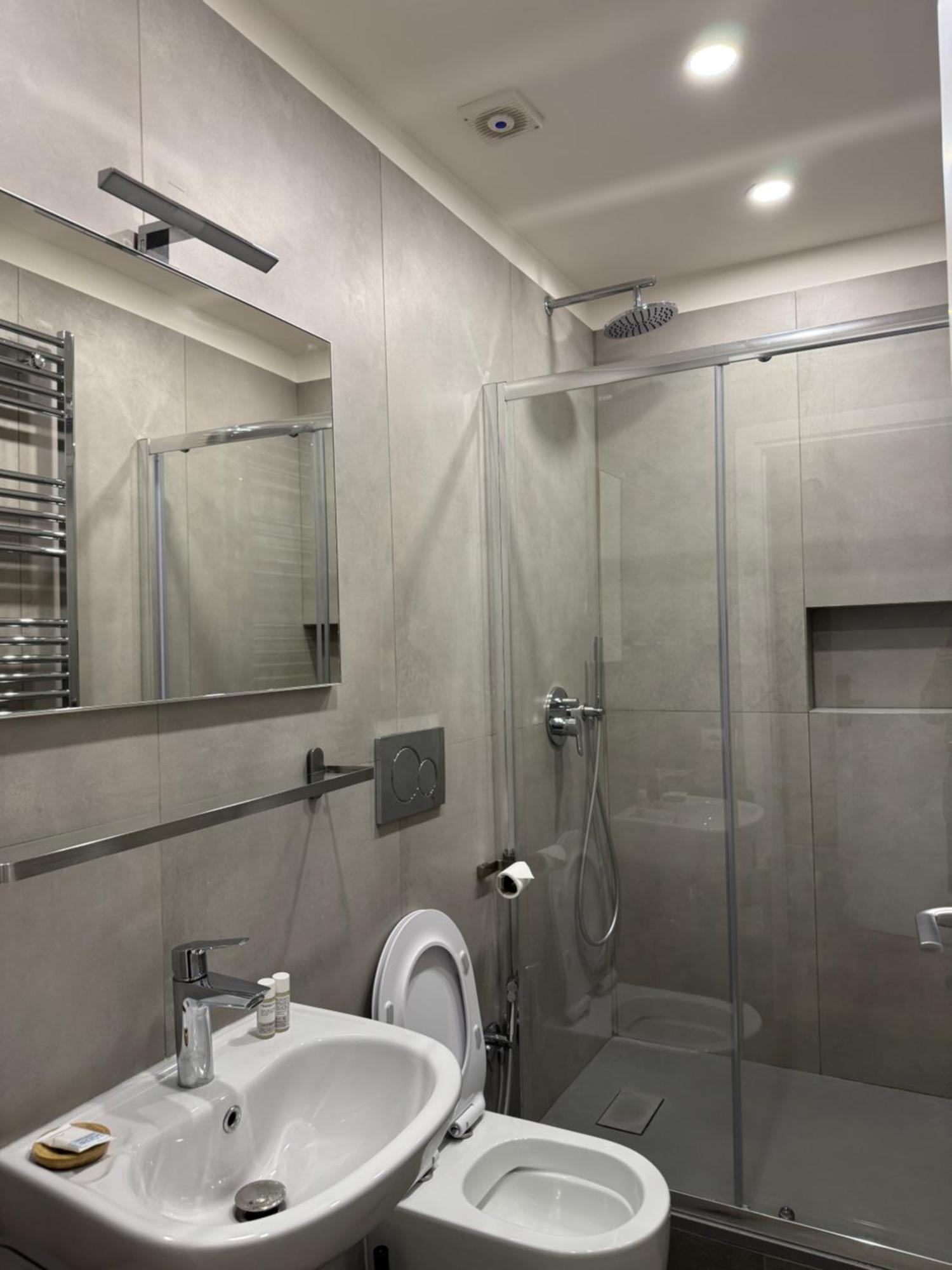 Flat 7 Rome Guesthouse المظهر الخارجي الصورة